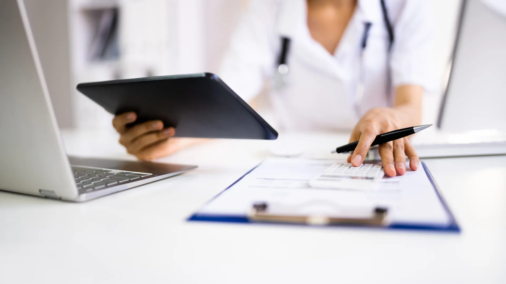 How Medical Bills Are Paid After a Car Accident in Memphis