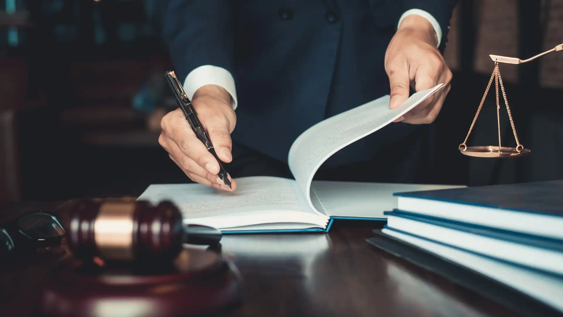 Pros and Cons of Going to Trial in Personal Injury Cases Image raw